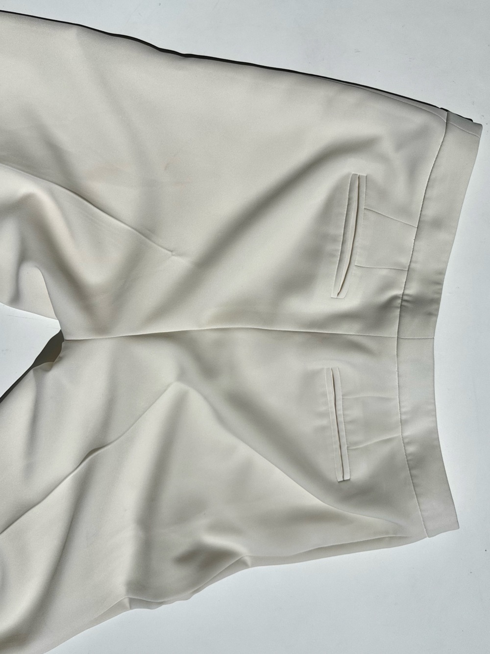 Karl Lagerfeld Ivory White Pant Suit Single-Button Blazer & Matching Trousers, 6 - Picture 12 of 16